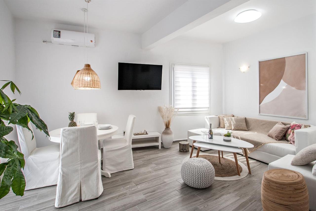 Capolavoro, Boutique Apartment With Unique Rooftop Скіатос Екстер'єр фото