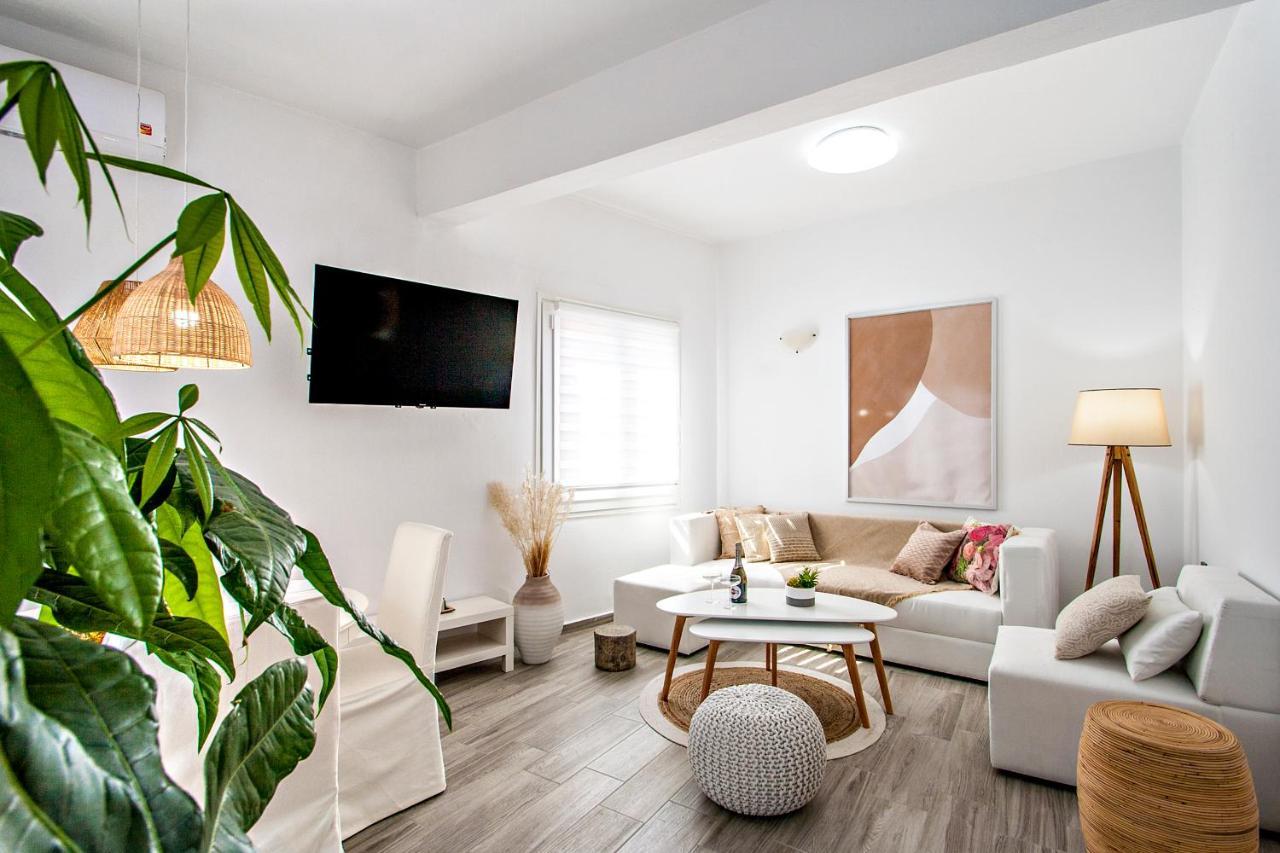 Capolavoro, Boutique Apartment With Unique Rooftop Скіатос Екстер'єр фото