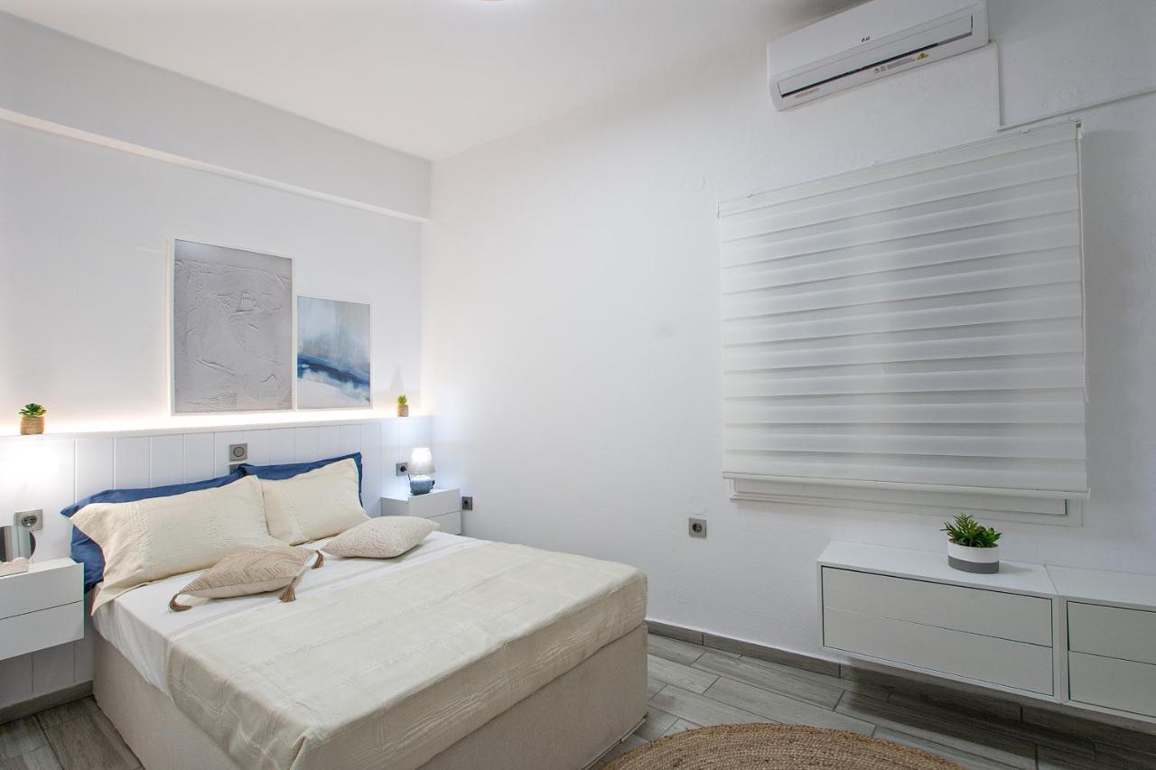 Capolavoro, Boutique Apartment With Unique Rooftop Скіатос Екстер'єр фото